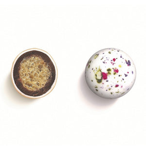 <transcy>Κnuspriges bespritztes mattes Bonbon</transcy>